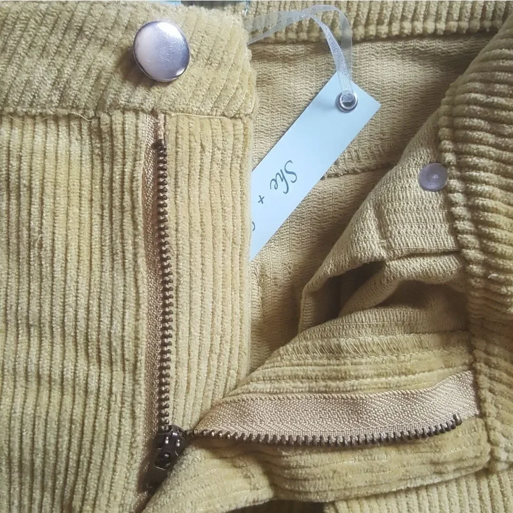 She & Sky Corduroy Mini Skirt Size Large NEW‎